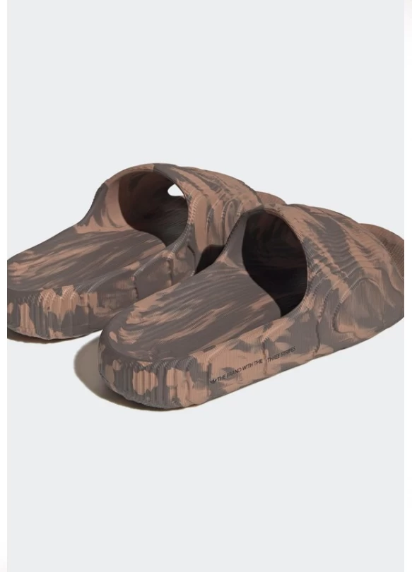 2_ ADILETTE 22 UNISEX - Chanclas de baño