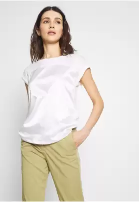  Camiseta estampada