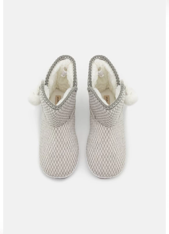 3_Pantuflas - light grey/white