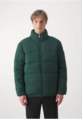 Oferta en Chaqueta de Invierno Alpine Grove - ¡Chollo de Liquidación!