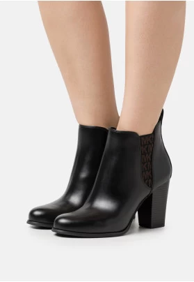 EVALINE HEELED - Botines de tacón - black