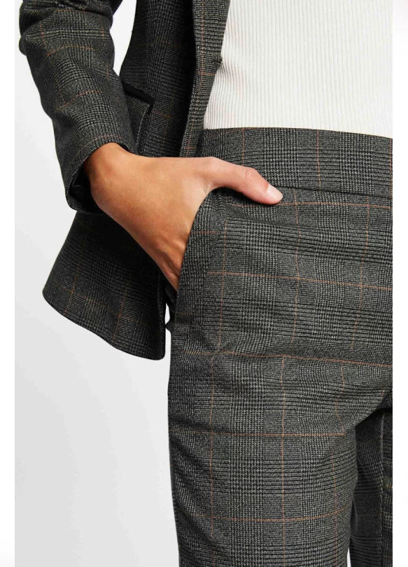 3_ Pantalón recto cuadros