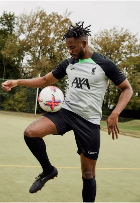 LIVERPOOL FC STRIKE - Equipación de clubes