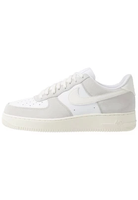 NIKE AIR FORCE 1 LV8 - Zapatillas