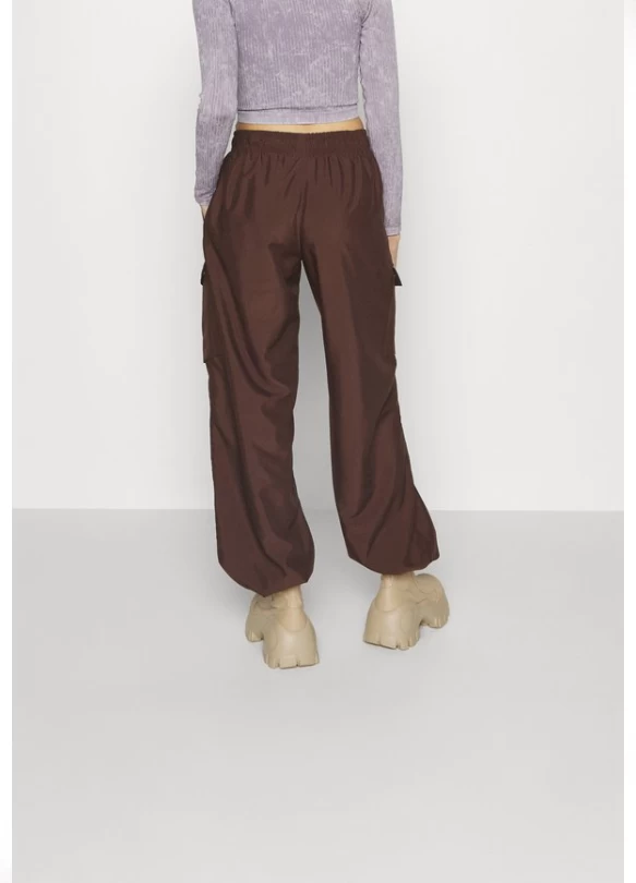 2_ Pantalones deportivos estilo TREND