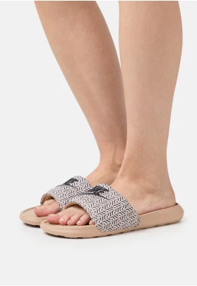 W NIKE VICTORI ONE SLIDE - Sandalias planas