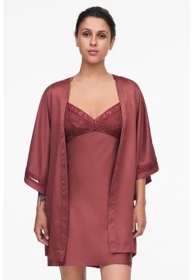 Kimono de satén Olivia con encaje y tul bordado