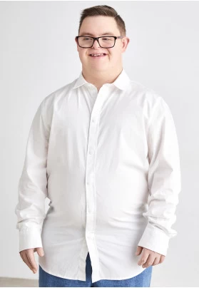 Oferta de Liquidación: Elegante Camisa Blanca
