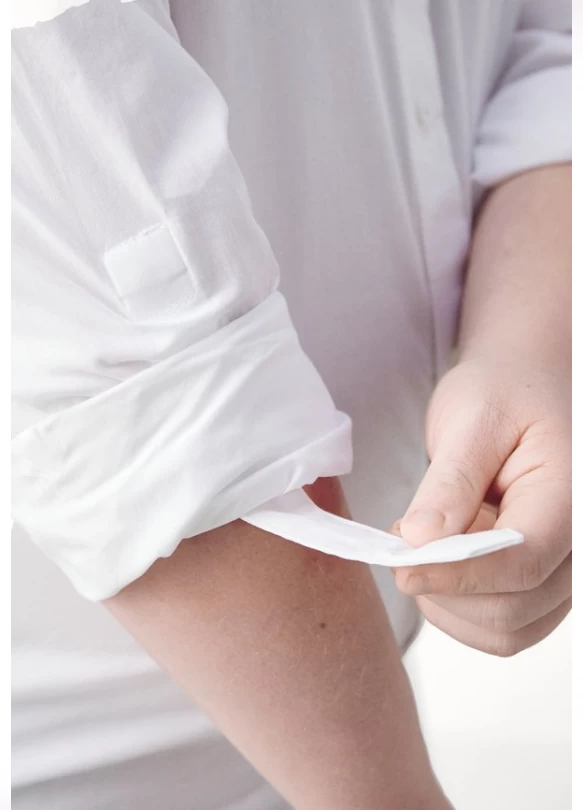 2_Oferta de Liquidación: Elegante Camisa Blanca