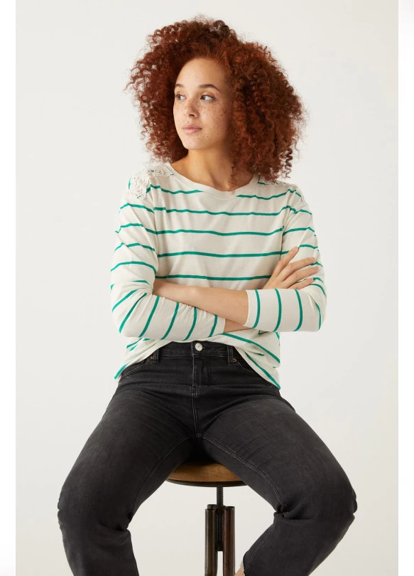 main_image_Camiseta rayas hombros crochet